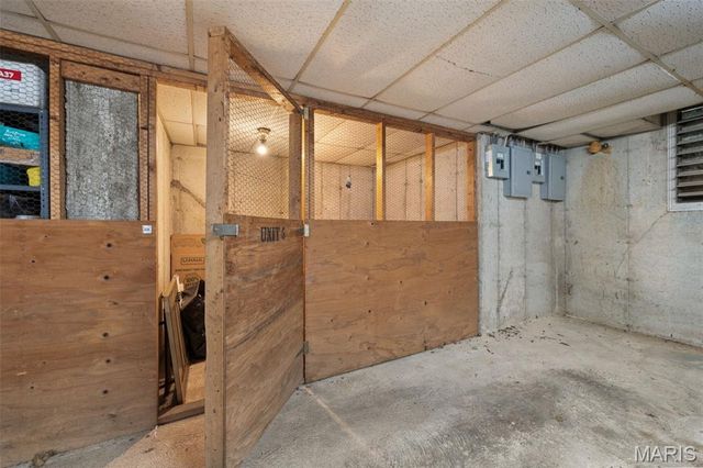 1968 Meadowtree Lane 5, Kirkwood, MO 63122