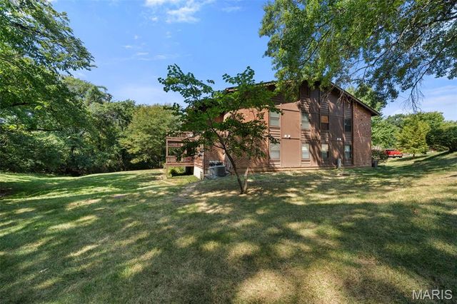 1968 Meadowtree Lane 5, Kirkwood, MO 63122