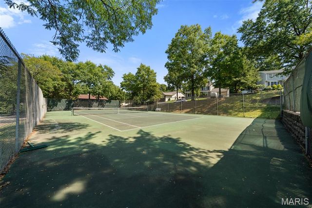 1968 Meadowtree Lane 5, Kirkwood, MO 63122