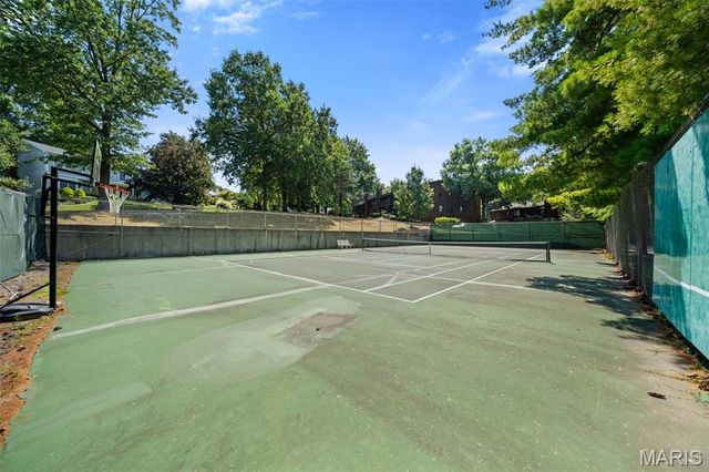 1968 Meadowtree Lane 5, Kirkwood, MO 63122