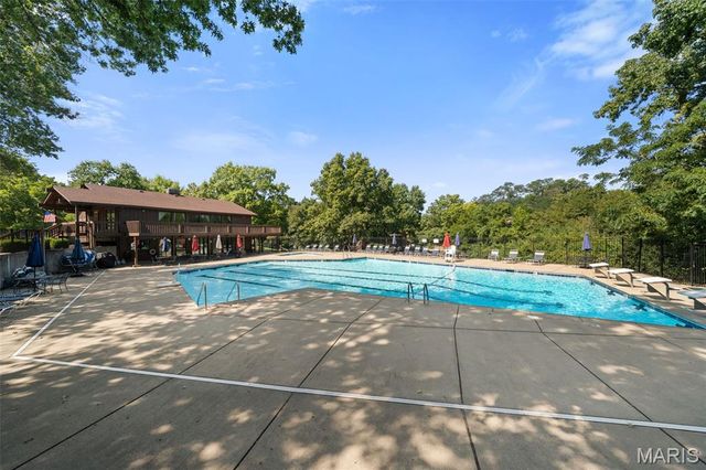 1968 Meadowtree Lane 5, Kirkwood, MO 63122