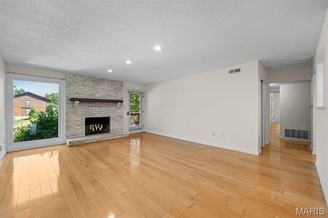 1968 Meadowtree Lane 5, Kirkwood, MO 63122