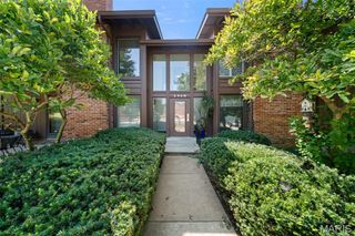 1968 Meadowtree Lane 5, Kirkwood, MO 63122