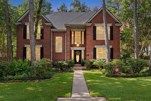 11 Golden Place, The Woodlands, TX 77381