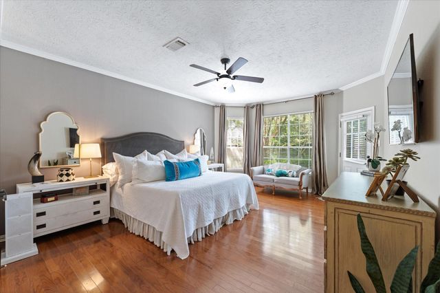 11 Golden Place, The Woodlands, TX 77381