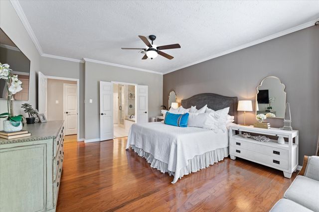 11 Golden Place, The Woodlands, TX 77381