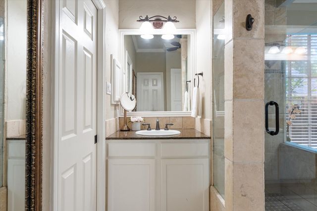 11 Golden Place, The Woodlands, TX 77381