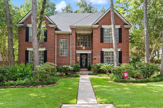 11 Golden Place, The Woodlands, TX 77381