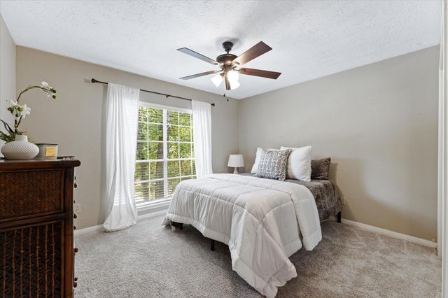 11 Golden Place, The Woodlands, TX 77381