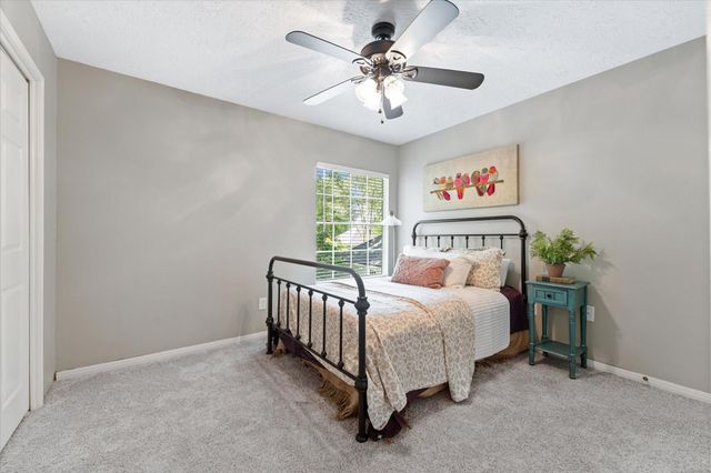 11 Golden Place, The Woodlands, TX 77381