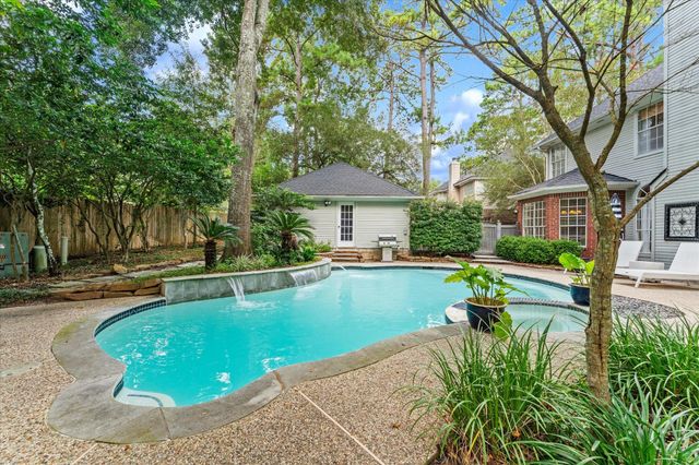 11 Golden Place, The Woodlands, TX 77381