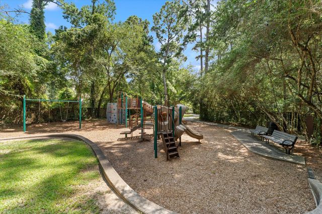 11 Golden Place, The Woodlands, TX 77381