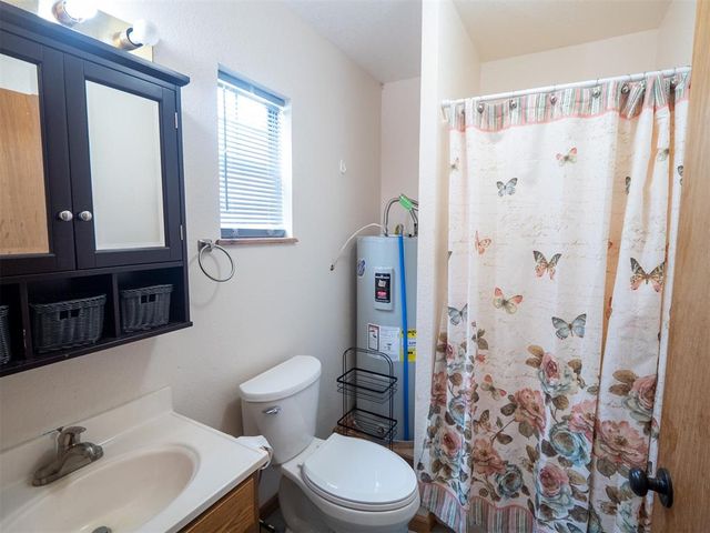 43026 Hazel Dell Road, Meeker, OK 74855