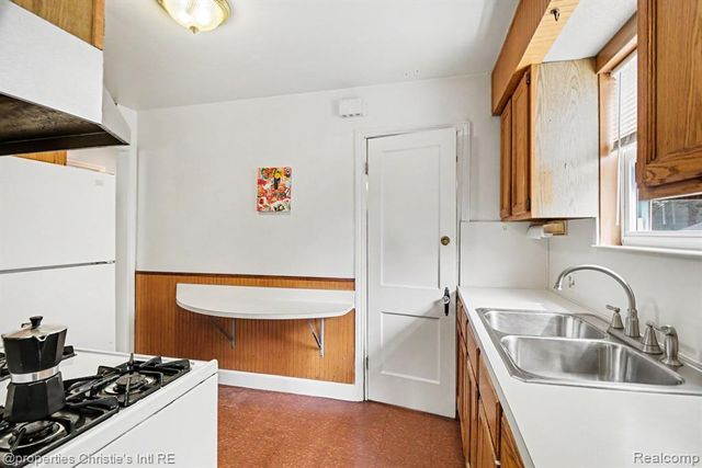 1316 W Troy Street, Ferndale, MI 48220