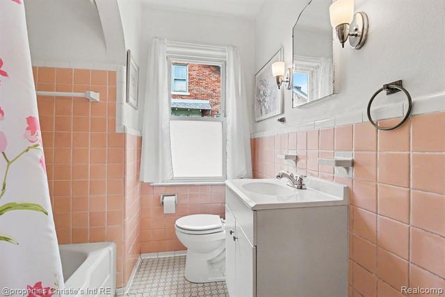 1316 W Troy Street, Ferndale, MI 48220