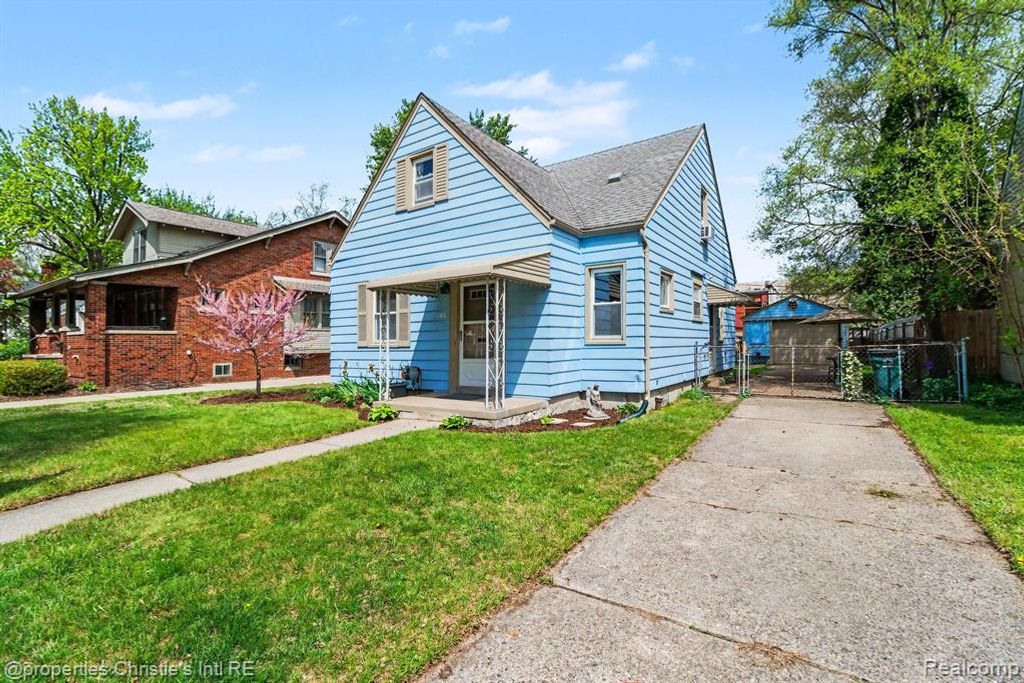 1316 W Troy Street, Ferndale, MI 48220