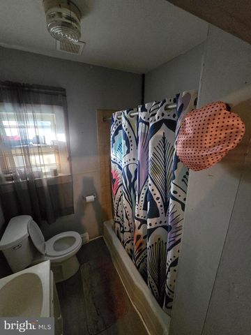 4904 N FRONT ST, Philadelphia, PA 19120