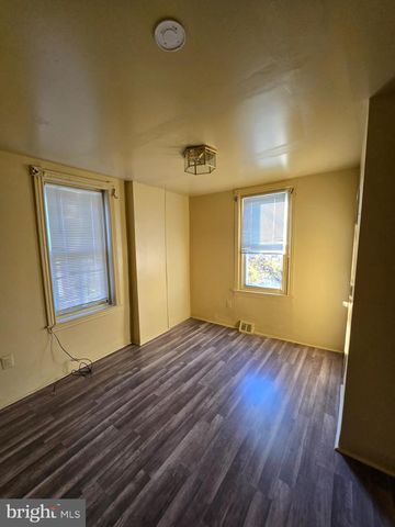 4904 N FRONT ST, Philadelphia, PA 19120