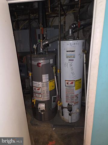 4904 N FRONT ST, Philadelphia, PA 19120