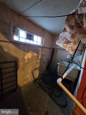 4904 N FRONT ST, Philadelphia, PA 19120