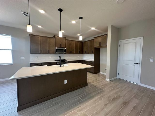 5330 CENTER LAKE, St Cloud, FL 34771
