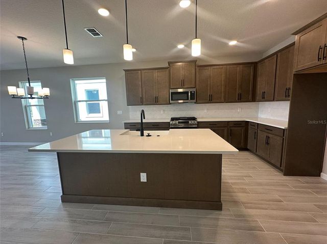 5330 CENTER LAKE, St Cloud, FL 34771