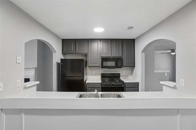 6758 Biscayne Boulevard, Rex, GA 30273