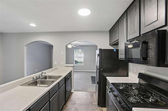 6758 Biscayne Boulevard, Rex, GA 30273