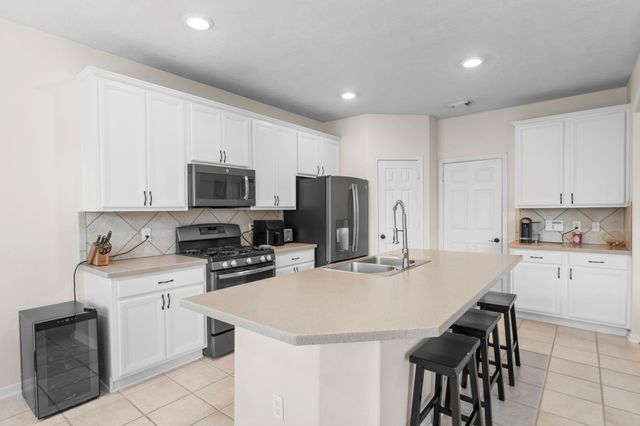 122 W Burberry Circle, The Woodlands, TX 77384