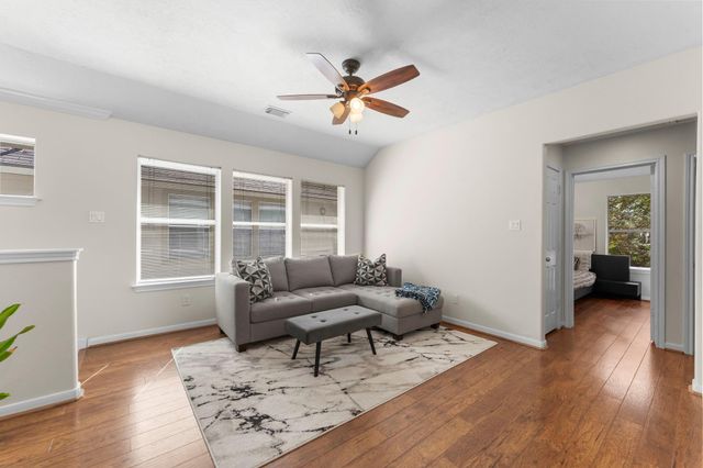 122 W Burberry Circle, The Woodlands, TX 77384