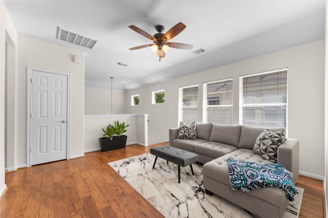 122 W Burberry Circle, The Woodlands, TX 77384