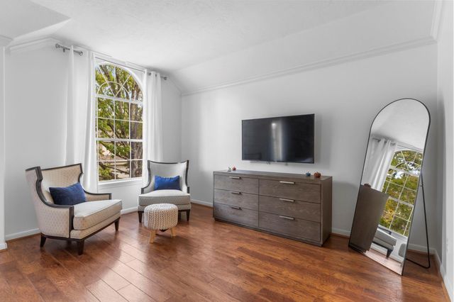 122 W Burberry Circle, The Woodlands, TX 77384