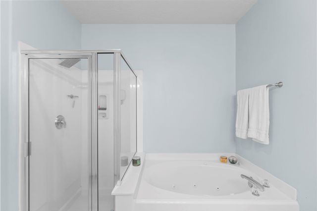 122 W Burberry Circle, The Woodlands, TX 77384