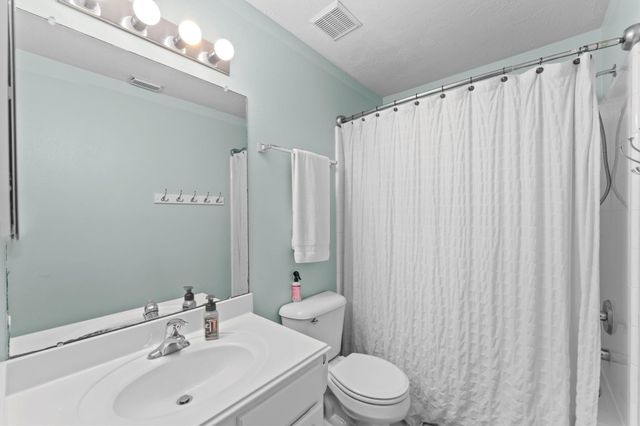 122 W Burberry Circle, The Woodlands, TX 77384