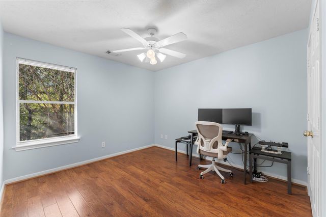 122 W Burberry Circle, The Woodlands, TX 77384