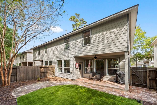 122 W Burberry Circle, The Woodlands, TX 77384