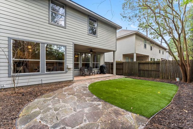 122 W Burberry Circle, The Woodlands, TX 77384