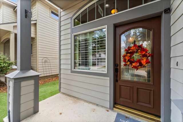 122 W Burberry Circle, The Woodlands, TX 77384