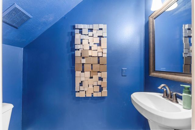 122 W Burberry Circle, The Woodlands, TX 77384