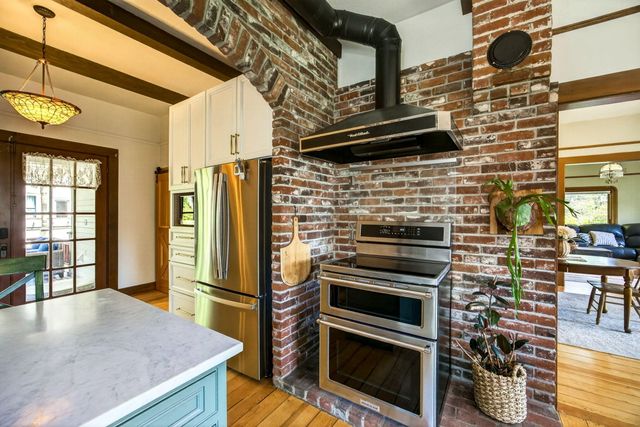 1002 NW Washington Boulevard, Grants Pass, OR 97526
