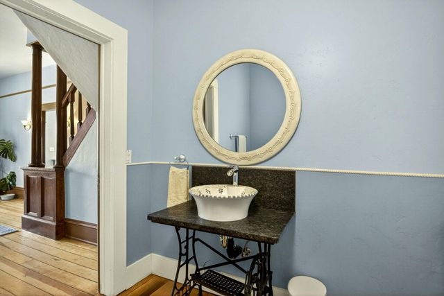 1002 NW Washington Boulevard, Grants Pass, OR 97526