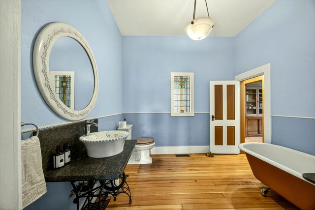 1002 NW Washington Boulevard, Grants Pass, OR 97526