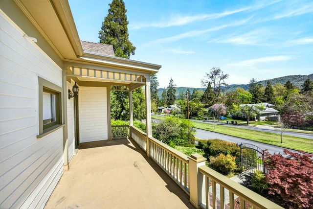 1002 NW Washington Boulevard, Grants Pass, OR 97526