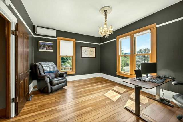 1002 NW Washington Boulevard, Grants Pass, OR 97526
