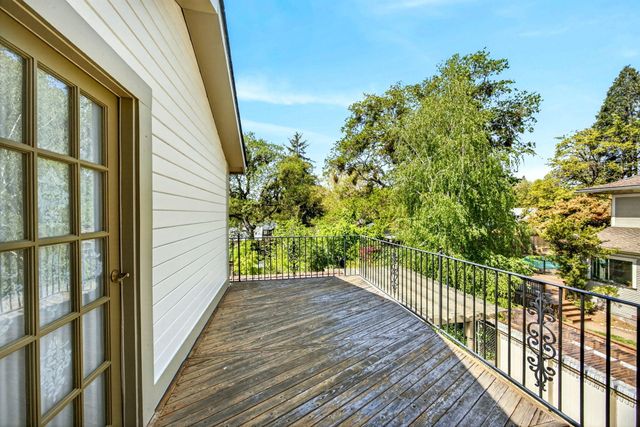 1002 NW Washington Boulevard, Grants Pass, OR 97526