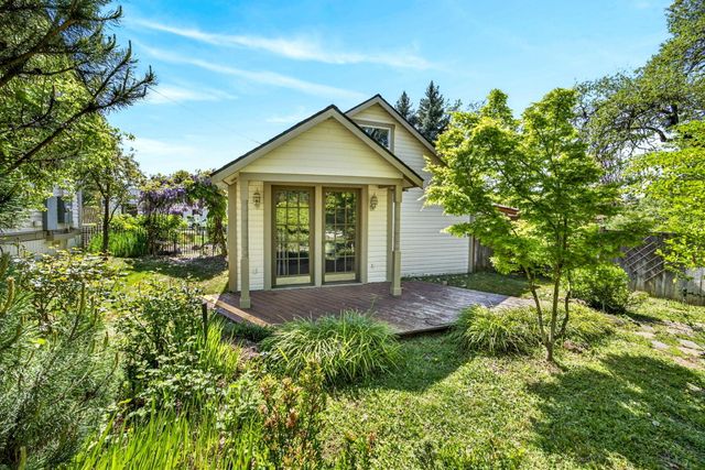 1002 NW Washington Boulevard, Grants Pass, OR 97526