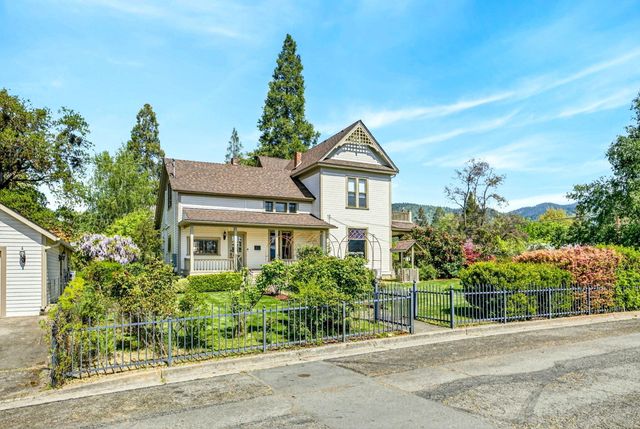 1002 NW Washington Boulevard, Grants Pass, OR 97526