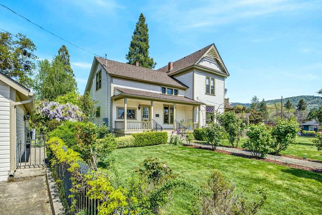 1002 NW Washington Boulevard, Grants Pass, OR 97526