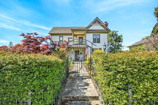1002 NW Washington Boulevard, Grants Pass, OR 97526