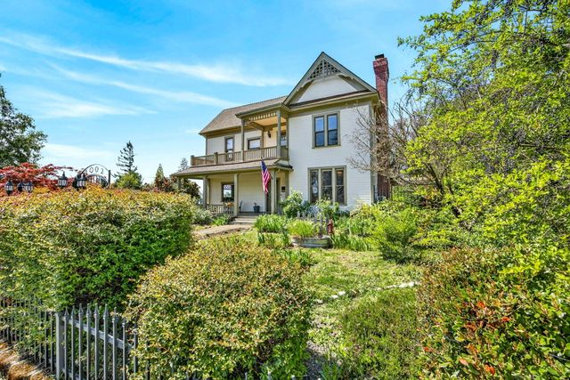 1002 NW Washington Boulevard, Grants Pass, OR 97526